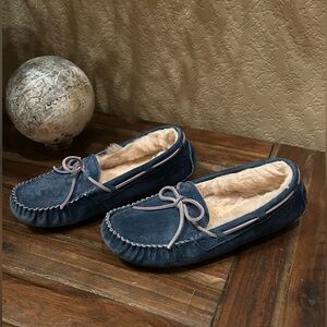 UGG Australia Moccasin Slippers - see measurements in‎ photos.